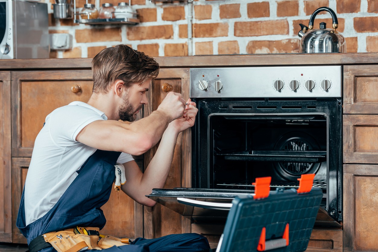 Why Your Oven Needs Repairs and Maintenance Before the Holidays?