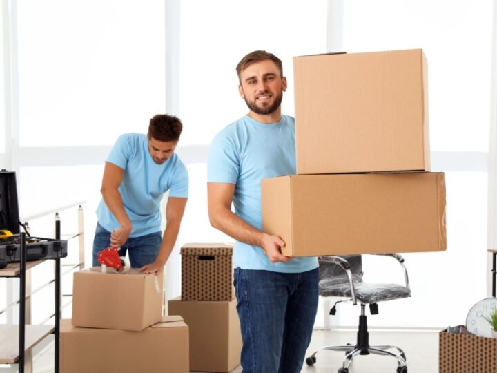 The Benefits of Hiring Professional Movers Over DIY Moving