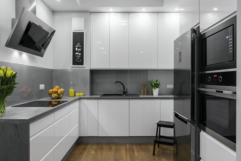 Where to Find Professional Kitchen Wrapping Services in Uithoorn