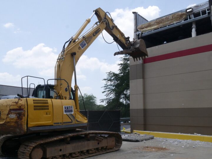 Demolition and Environmental Responsibility: Minimizing Impact