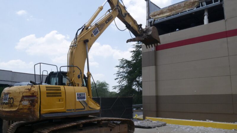 Demolition and Environmental Responsibility: Minimizing Impact